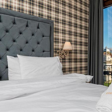 Brettania Hotel Янина Екстериор снимка