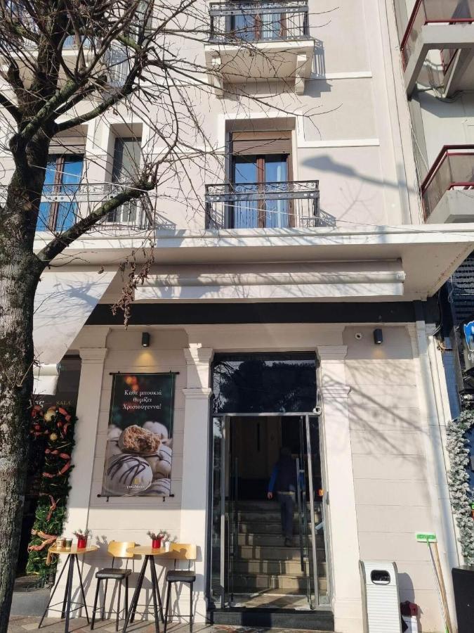 Brettania Hotel Янина Екстериор снимка