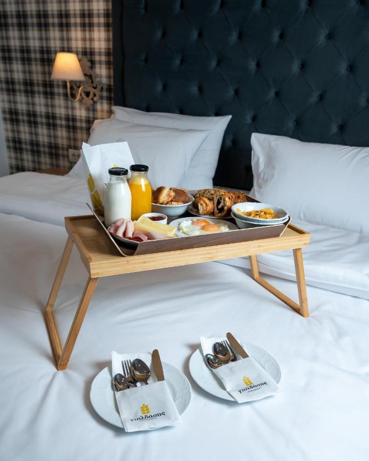 Brettania Hotel Янина Екстериор снимка
