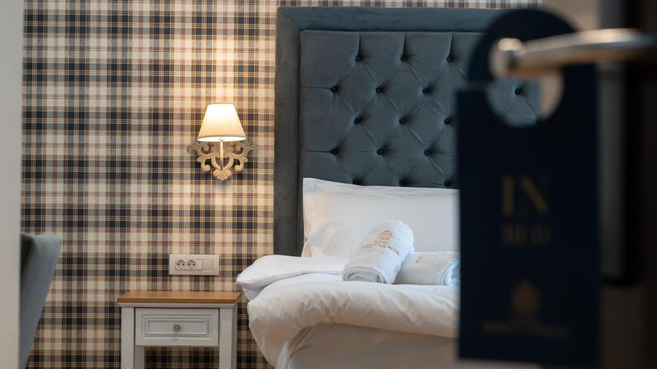 Brettania Hotel Янина Екстериор снимка