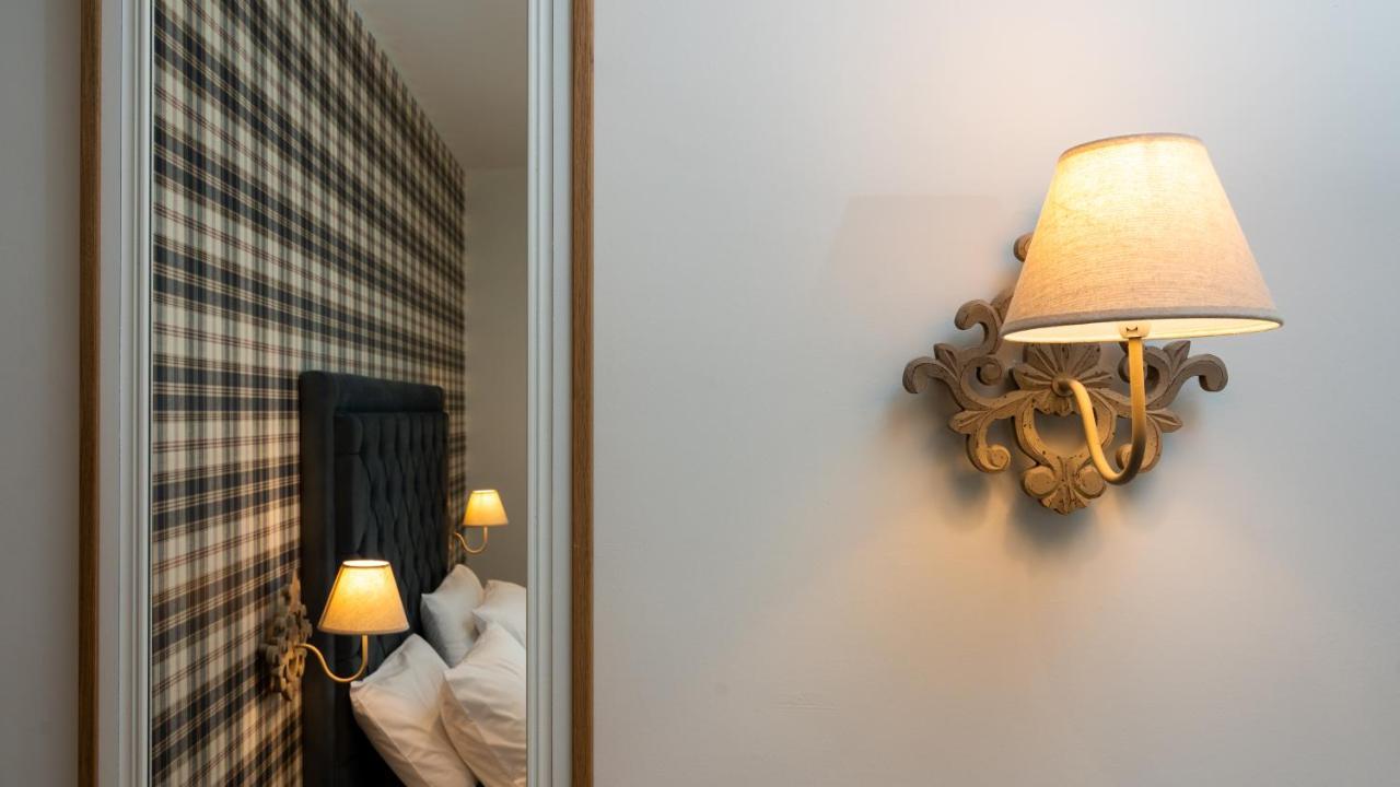 Brettania Hotel Янина Екстериор снимка