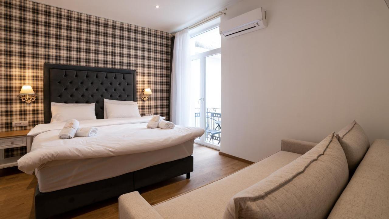 Brettania Hotel Янина Екстериор снимка