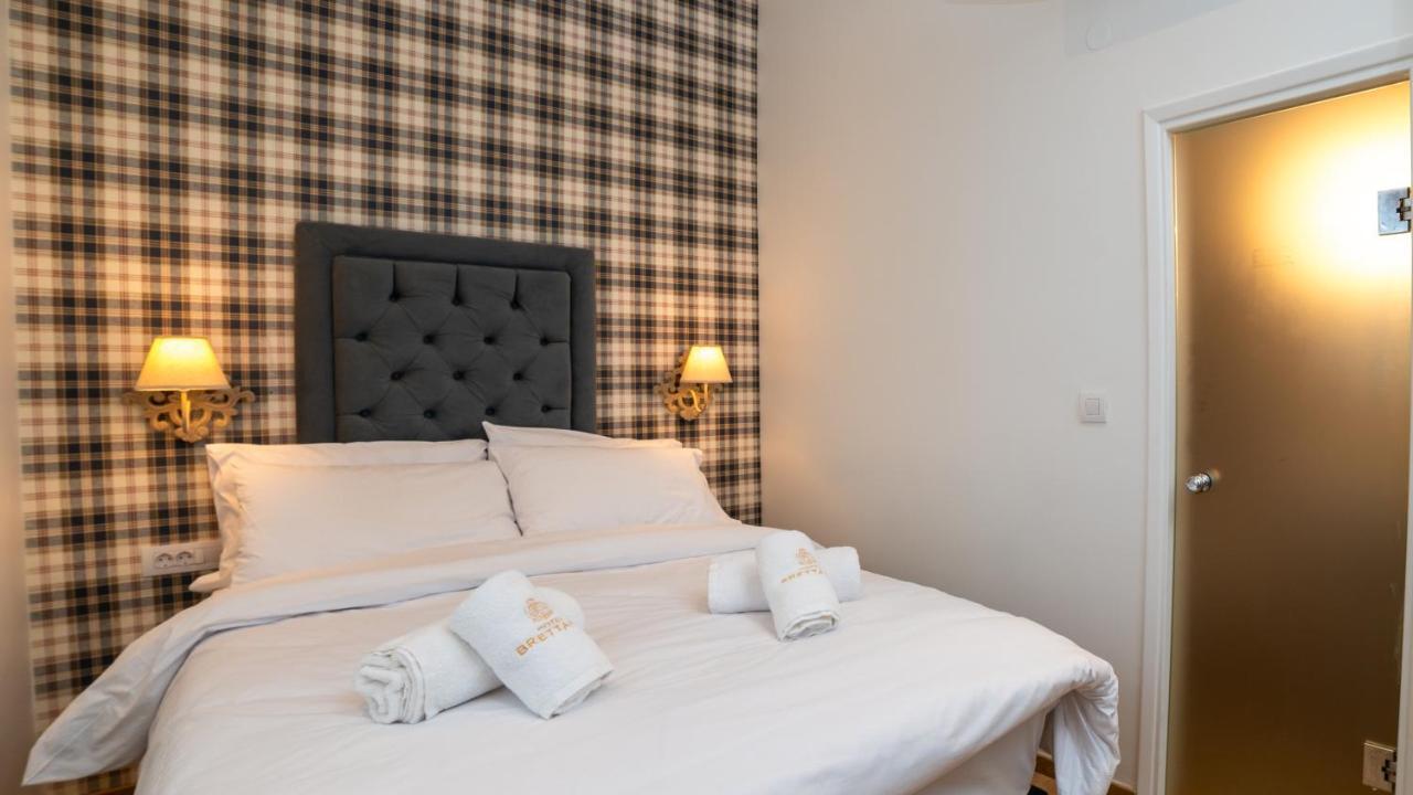 Brettania Hotel Янина Екстериор снимка