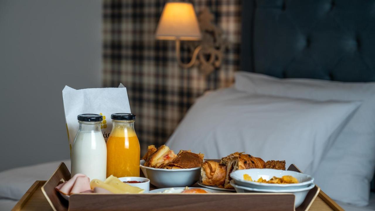 Brettania Hotel Янина Екстериор снимка